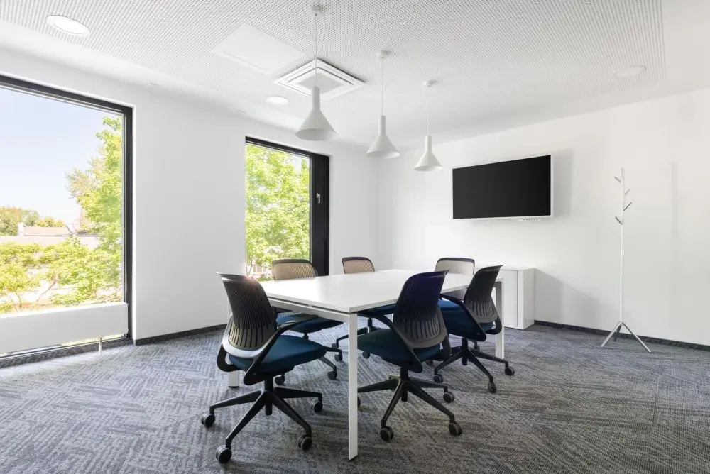 Sala MR 02 — Spaces Zurich Airport, Spaces The Circle