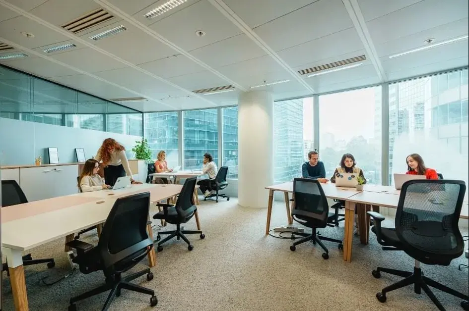 Bureau journée 7 personnes — Wojo Coeur Défense