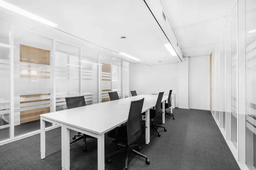 Sala MR-02 — Spaces ZURICH, Spaces Bahnhofplatz