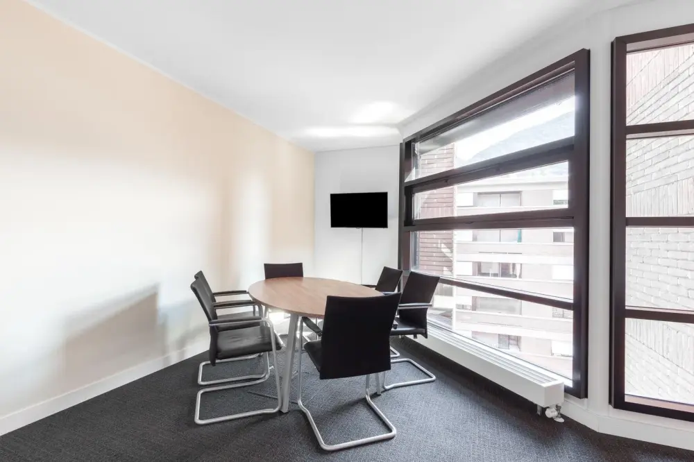 Room Small Meeting Room — Regus LIMA, Platinum Plaza I
