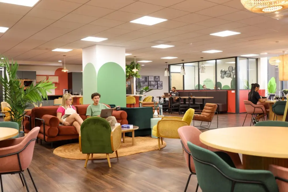 Accès Coworking — Work & Share La Défense