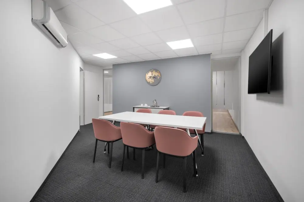 Room Rumdul — Regus PHNOM PENH, Canadia Bank Tower