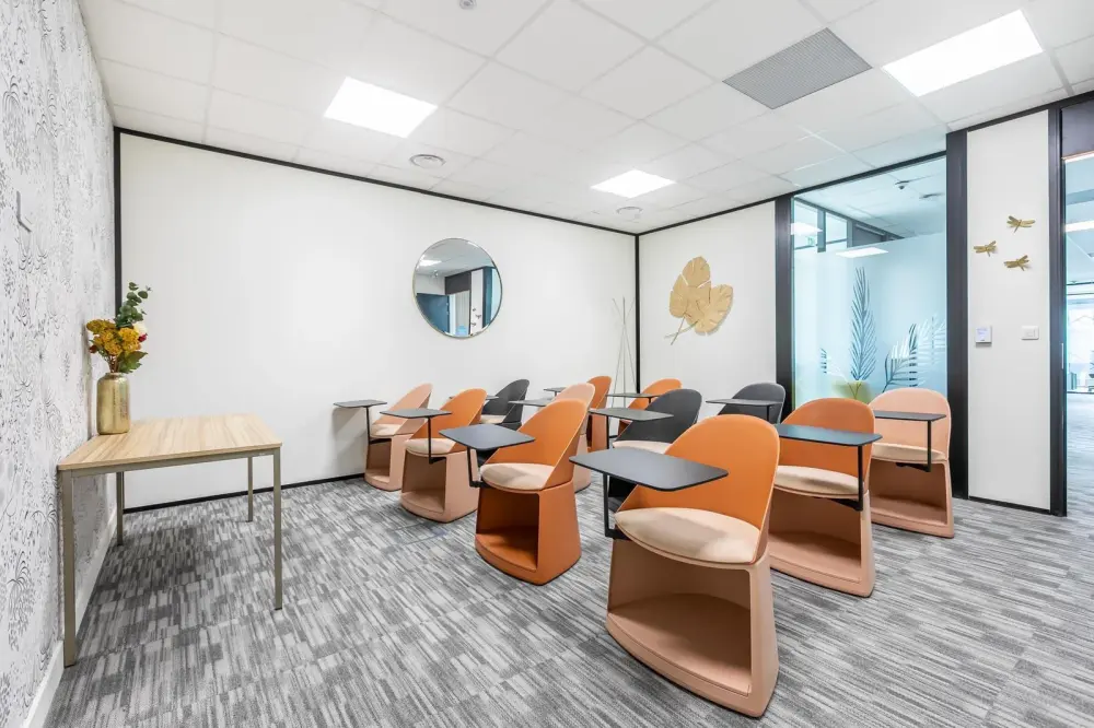 Salle Les Pins — B'CoWorker Bordeaux-Merignac