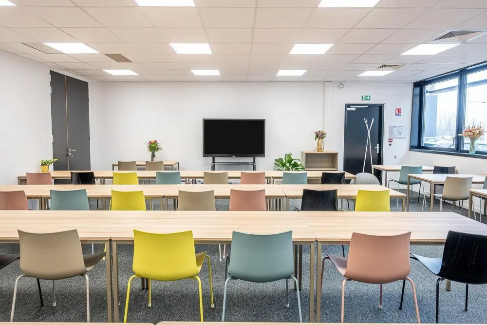 Salle Lille - 30 personnes (63 m²) — B'CoWorker Strasbourg Schiltigheim