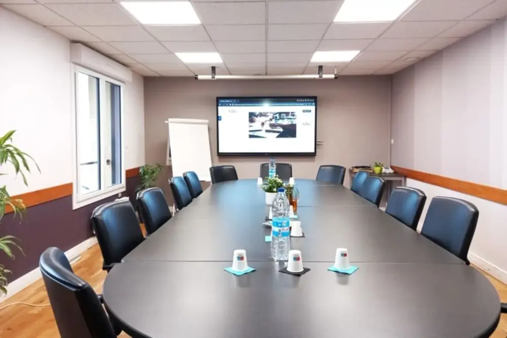 Salle de réunion 1 — Centre d'affaires du Port