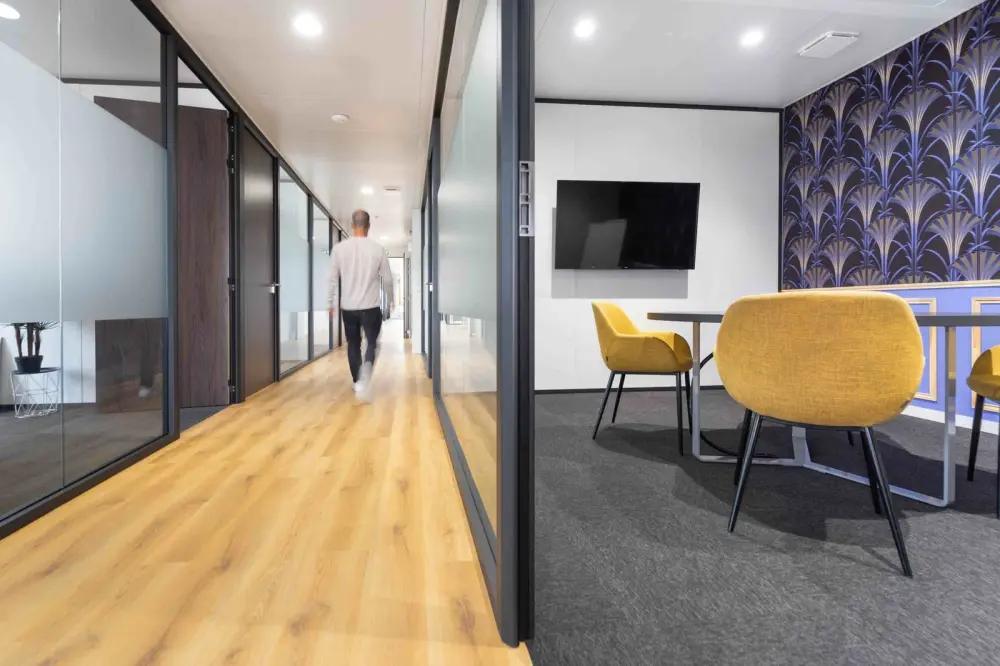 Salle Kiss — Sundesk Grand Arenas