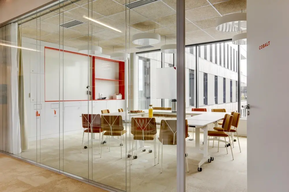 Salle Cobalt — Newton Offices Haute Borne