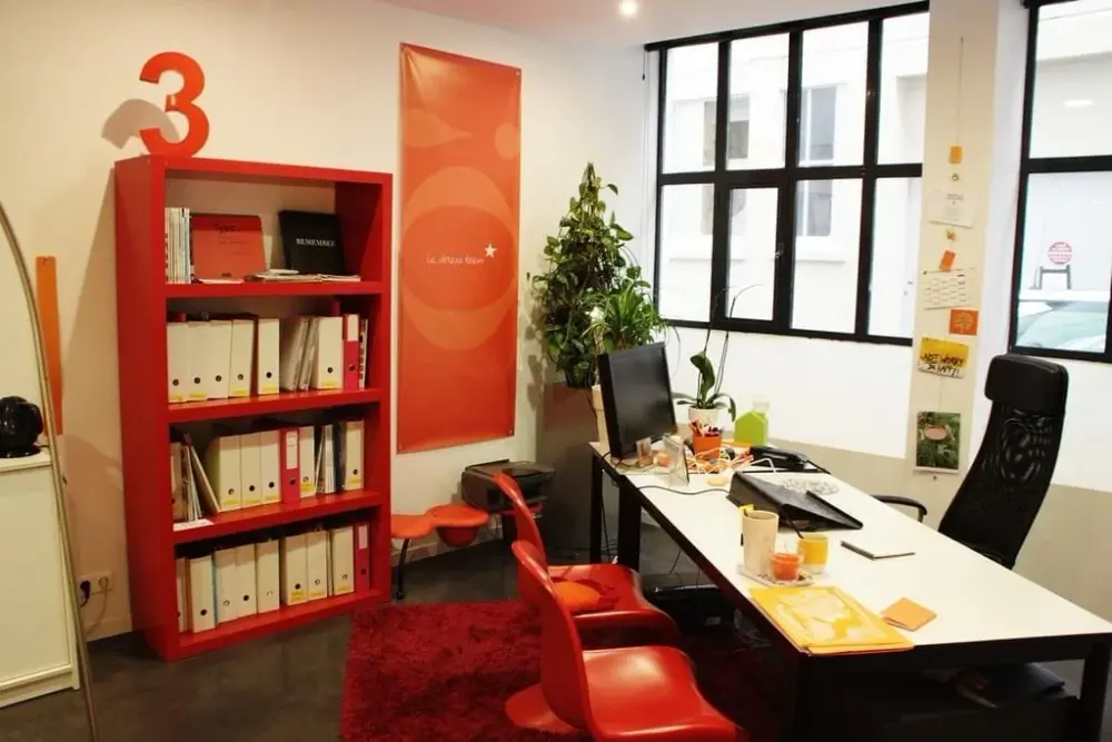 Bureau privatif 1 personne (bureau de réception) — Centre d'affaires Quai 33