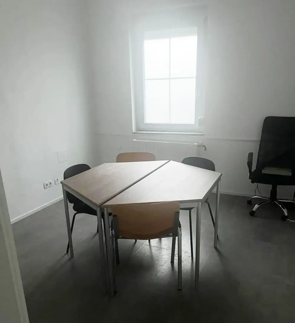 Besprechungsraum 4 Plätze — Hub7000