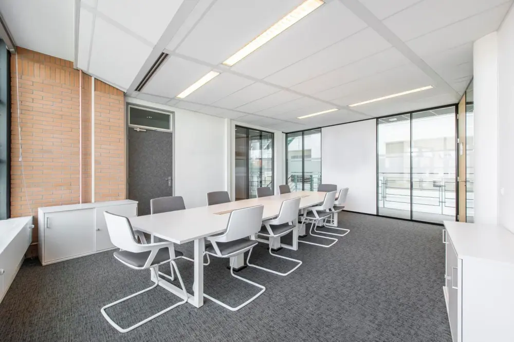 Αίθουσα MR LEDRA — Regus Nicosia, 121 Prodromou Avenue