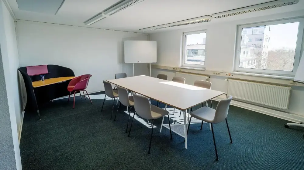 Meetingraum Dock 2 — Collective.Ruhr Duisbourg-Ruhrort