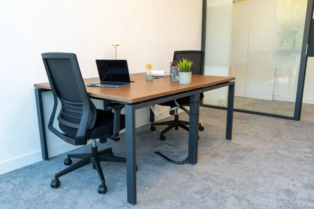 Private office - 1 à 2 personnes — Sundesk Biot