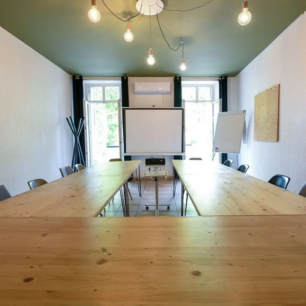 Salle de réunion de 2 à 5 personnes — Charle's Working