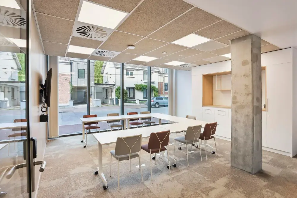 Salle Manganèse — Newton Offices Croisé Laroche