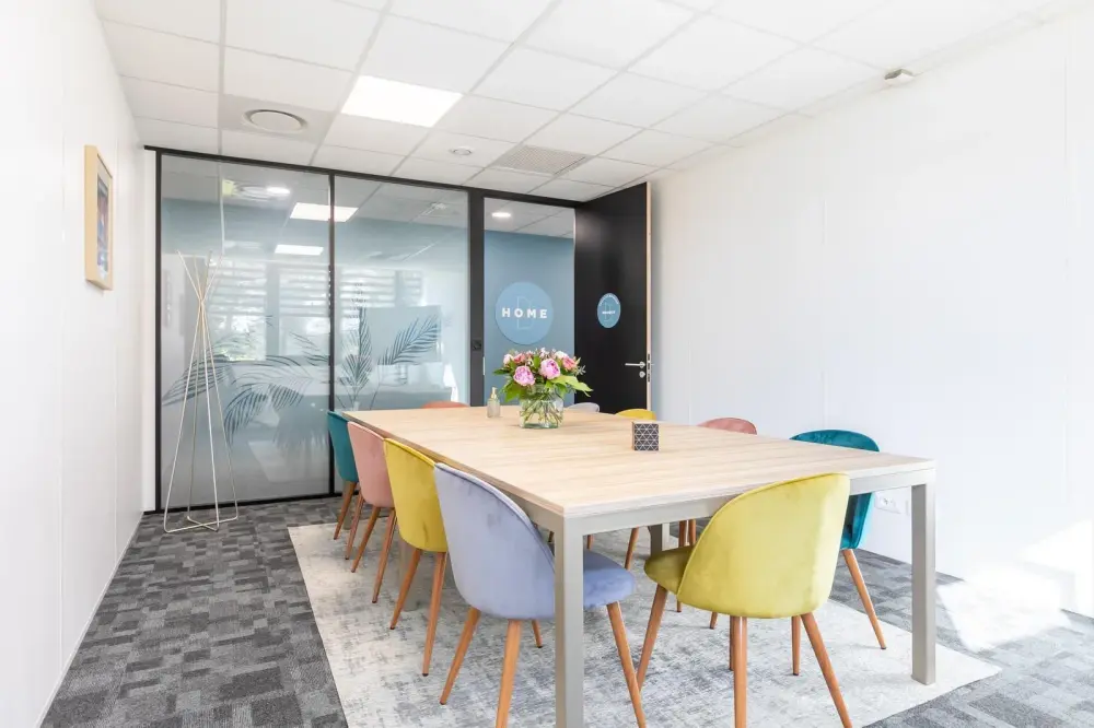 Salle Bordeaux — B'Coworker Sophia Antipolis