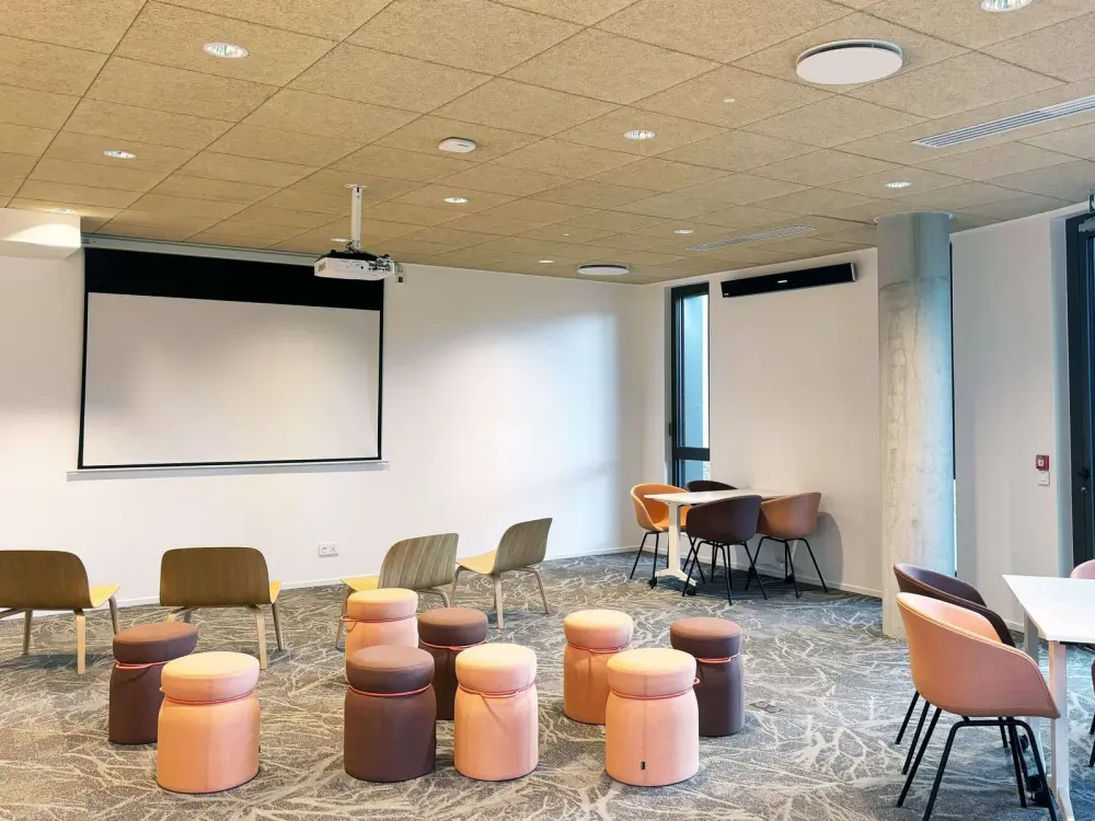 Salle de réunion Scandium — Newton Offices Lime