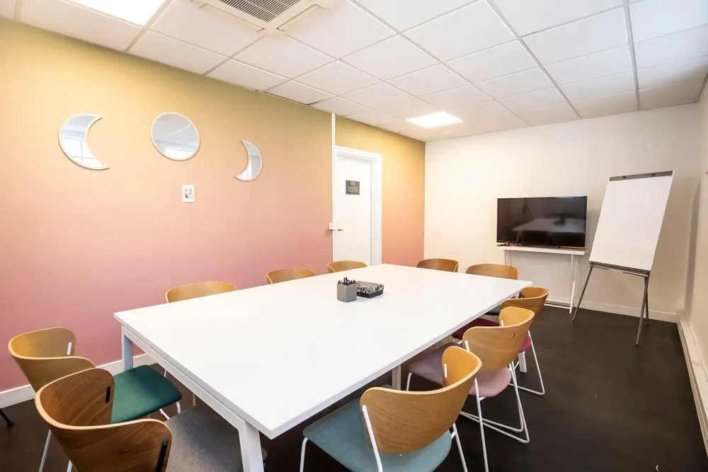 Salle Meeting Room — Work & Share Clichy