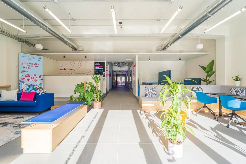 Hot Desk — Sitio Work Hub AI