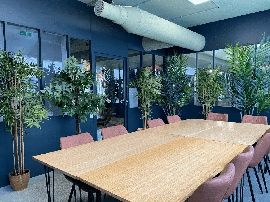 Salle de réunion 10 personnes — Bureaux & Co Bellegarde