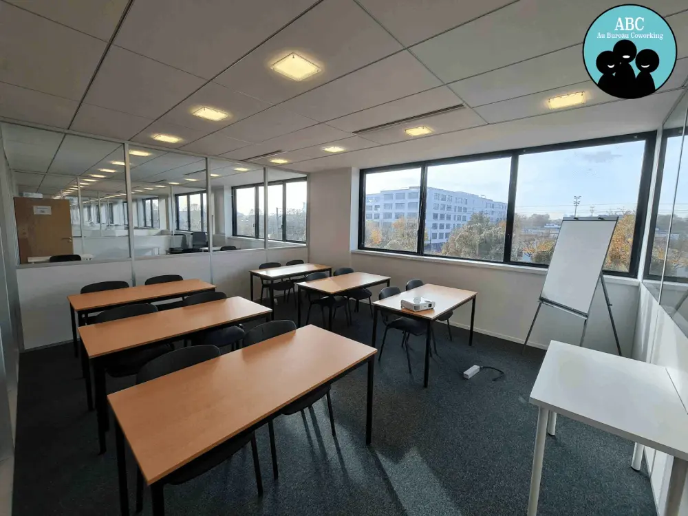 Salle Medium — Au Bureau